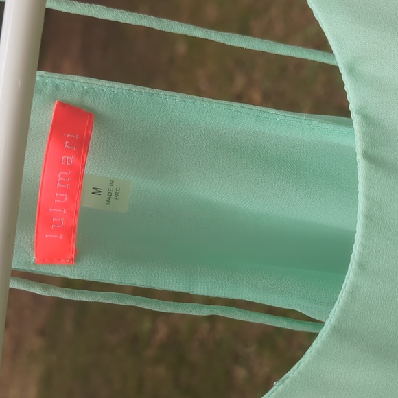 ❤️5/$25 Euc Lulamari Green Lace Top - Picture 2 of 6